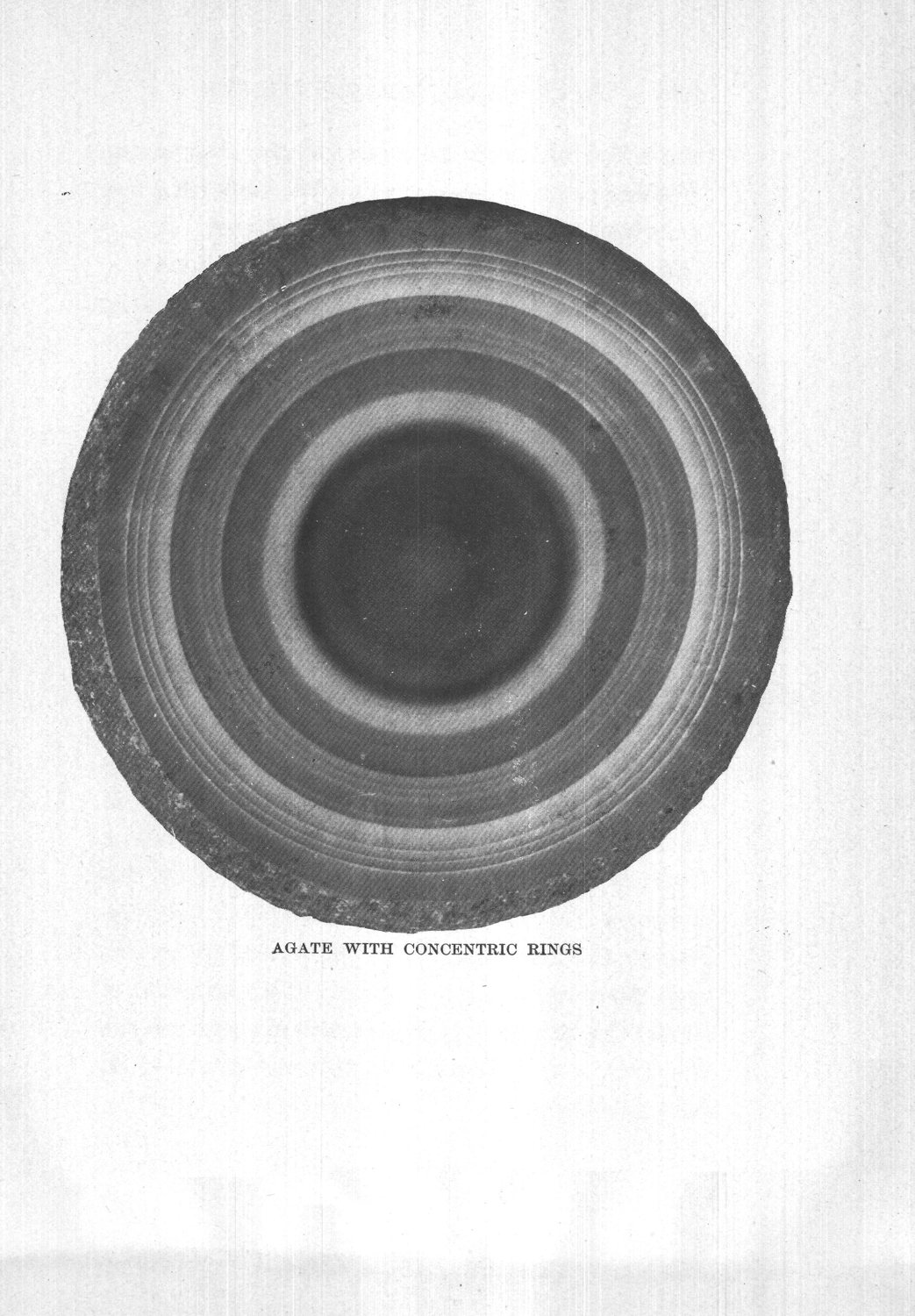 Agate with concentric rings